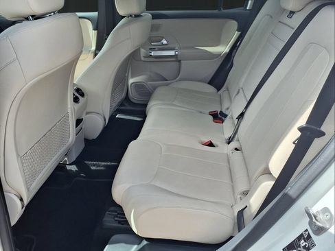 Used 2025 Mercedes-Benz GLB 250 w/ Exclusive Package image 11