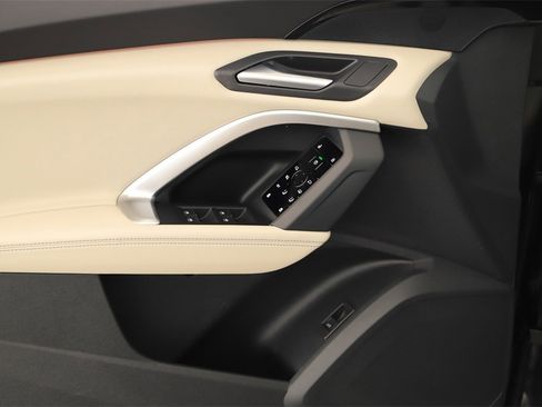 New 2025 Audi Q5 Premium image 22