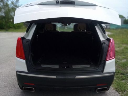 Used 2017 Cadillac XT5 Luxury image 10