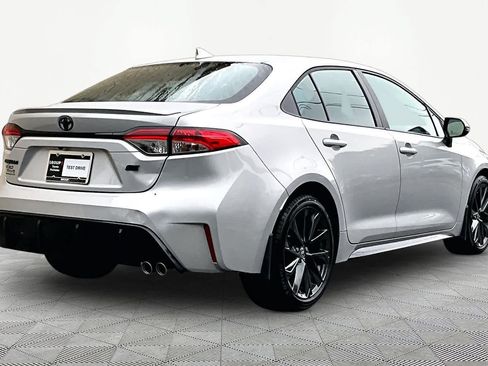 Used 2025 Toyota Corolla SE FWD image 13