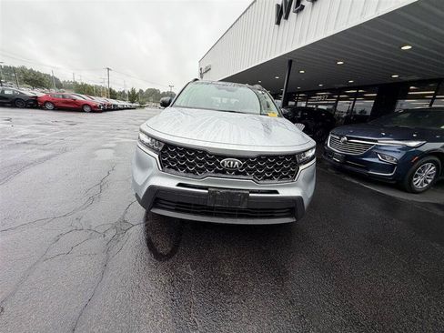 Used 2021 Kia Sorento S w/ Panoramic Sunroof Package AWD/4WD image 4