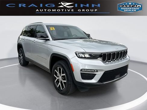 Used 2025 Jeep Grand Cherokee Limited RWD image 1