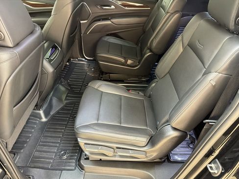 Used 2022 Cadillac Escalade ESV Luxury RWD image 14