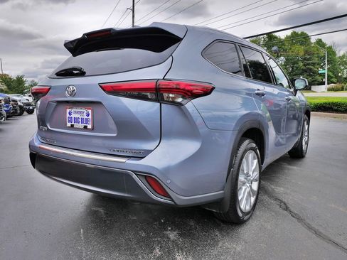 Used 2021 Toyota Highlander Limited AWD/4WD image 7