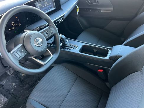 New 2025 Nissan Kicks S image 7