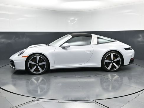Certified 2026 Porsche 911 Targa 4S AWD/4WD image 2