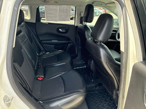 Used 2019 Jeep Compass Latitude AWD/4WD image 44