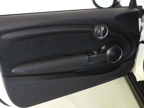 Used 2015 MINI Cooper 2-Door Hardtop image 11