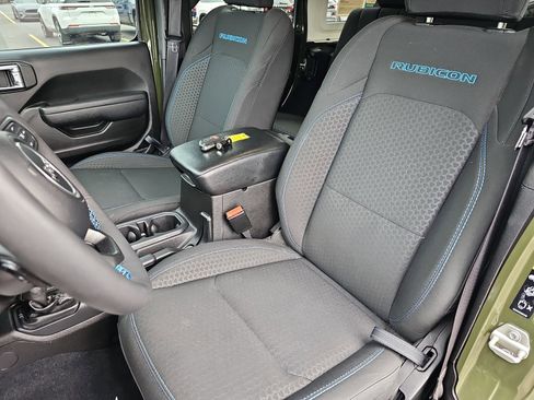 Used 2024 Jeep Wrangler Unlimited Rubicon 4xe w/ Technology Group image 15