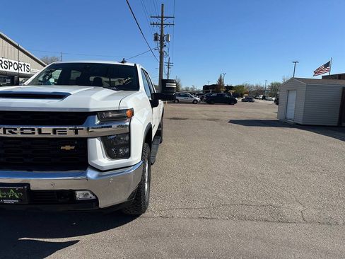 Used 2020 Chevrolet Silverado 2500 LT w/ Convenience Package AWD/4WD image 15