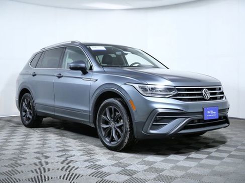 Used 2022 Volkswagen Tiguan SE image 1