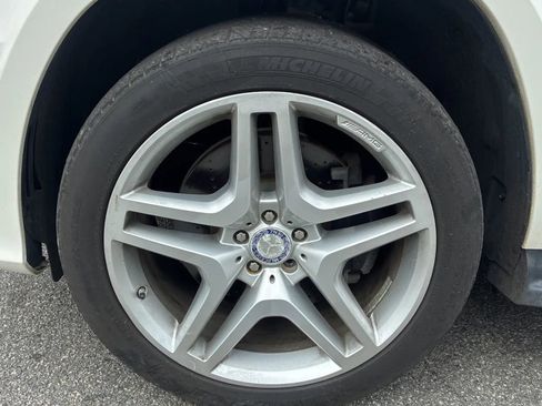 Used 2015 Mercedes-Benz GL 550 4MATIC image 17
