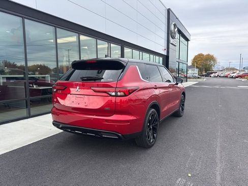 Used 2023 Mitsubishi Outlander SEL Black Edition image 2