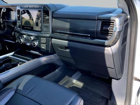 Used 2024 Ford F250 Lariat w/ Lariat Ultimate Package AWD/4WD image 17