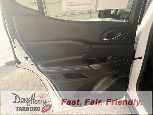 Used 2023 GMC Acadia SLT image 36