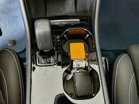 Used 2023 Volvo C40 P8 Recharge Plus AWD/4WD image 25