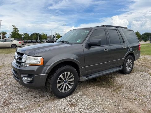 Used 2016 Ford Expedition XLT w/ Equipment Group 202A RWD image 2