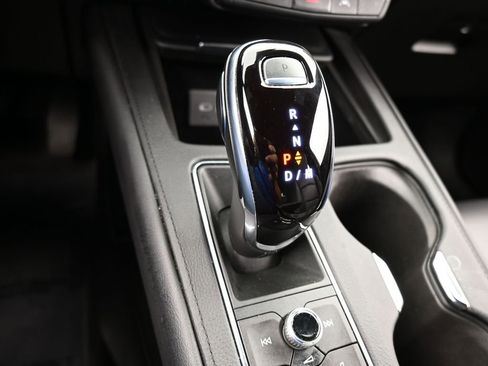 Used 2022 Cadillac XT4 Premium Luxury w/ Enhanced Visibility Package image 33