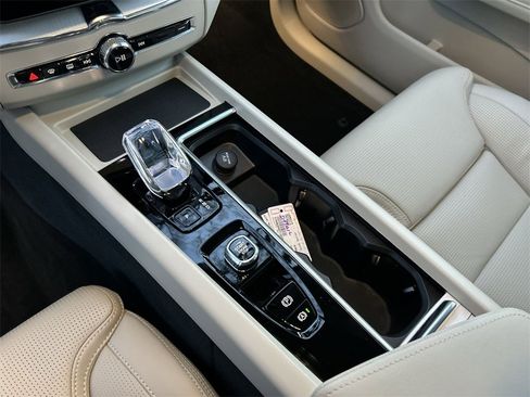 New 2026 Volvo XC60 T8 Ultra w/ Climate Package image 22