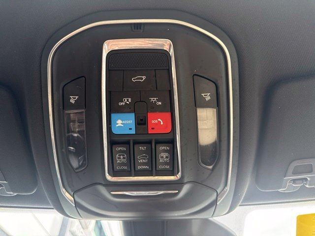 Used 2024 Jeep Grand Cherokee Limited AWD/4WD image 24