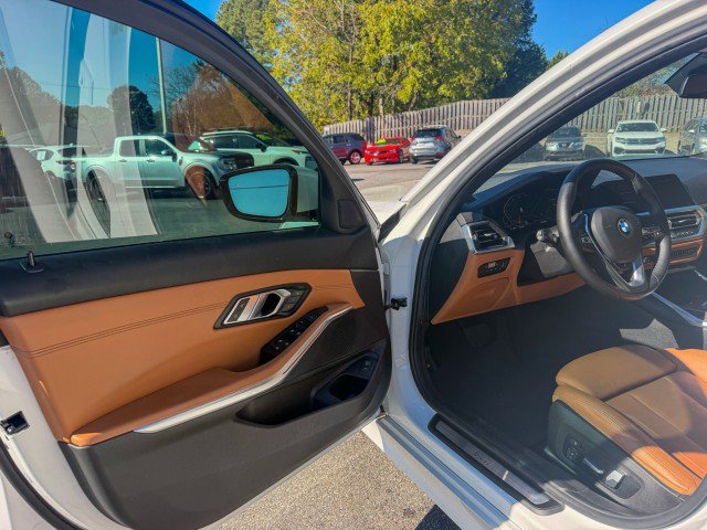 Used 2021 BMW 330i Sedan w/ Premium Package RWD image 16