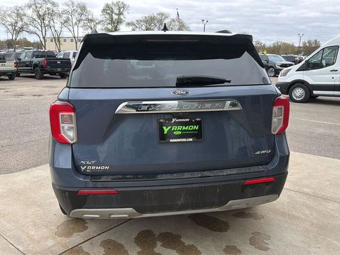 Used 2021 Ford Explorer XLT w/ Equipment Group 202A AWD/4WD image 4