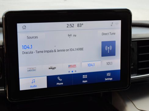 Used 2021 Ford Explorer XLT w/ Equipment Group 202A RWD image 14