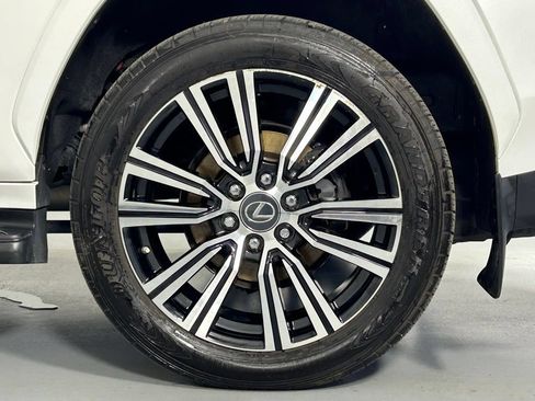 Used 2023 Lexus LX 600 4WD w/ Appearance Package image 43