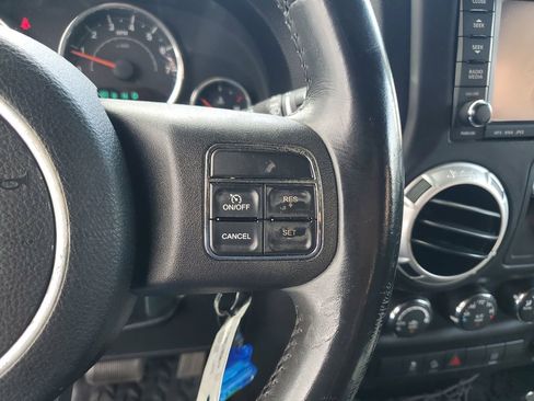 Used 2012 Jeep Wrangler Sahara w/ Connectivity Group image 17