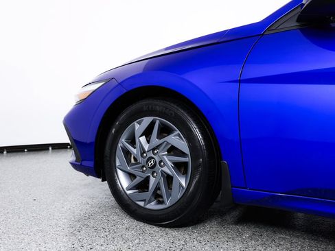 Used 2024 Hyundai Elantra SEL FWD image 6