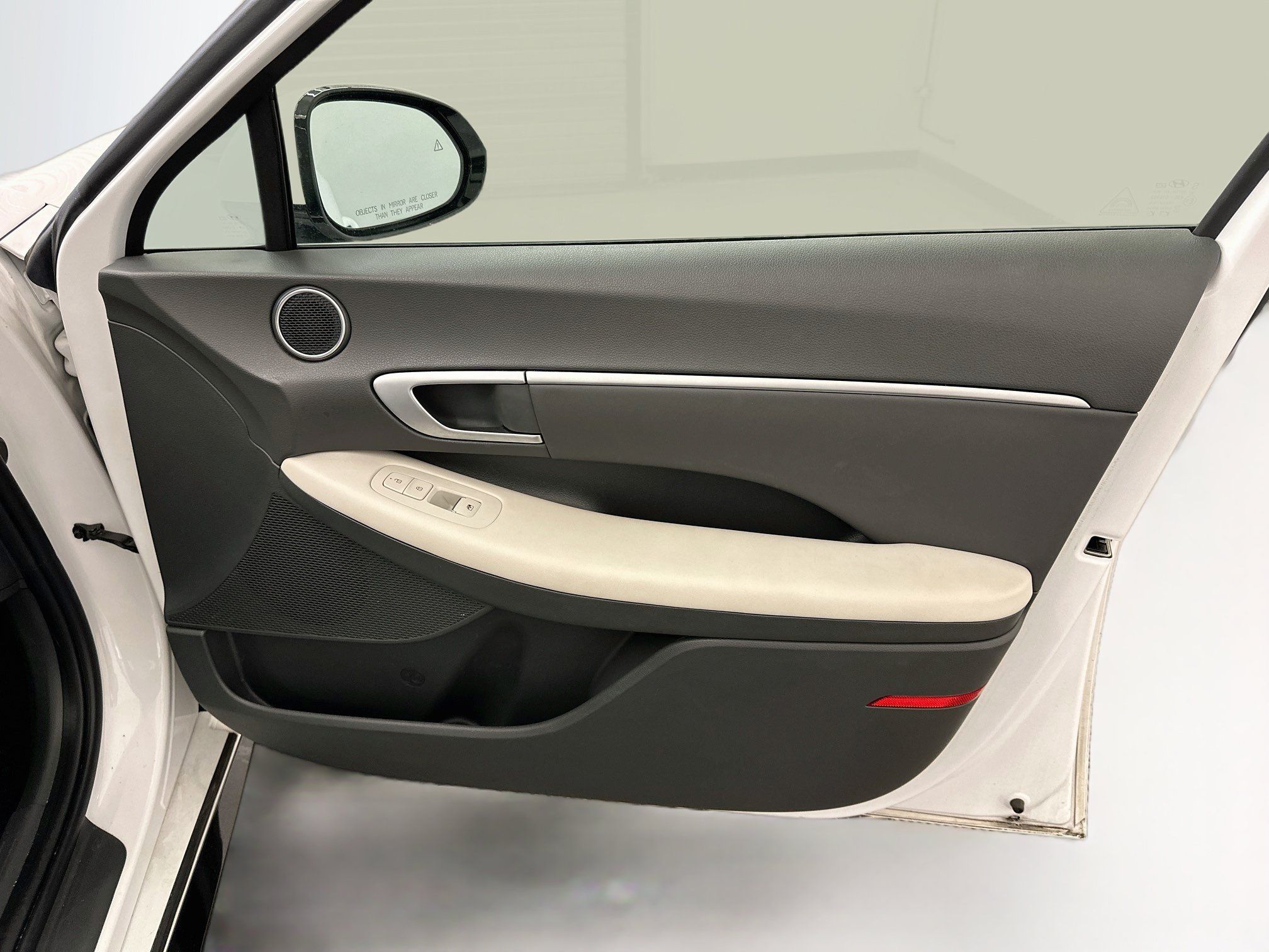 Used 2025 Hyundai Sonata SEL FWD image 33