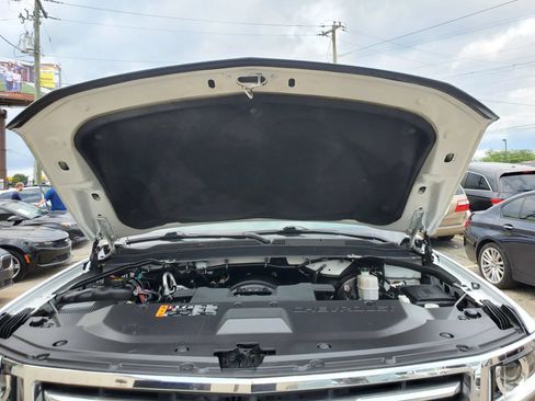 Used 2020 Chevrolet Tahoe 4WD w/ Enhanced Driver Alert Package image 40