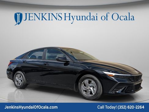 New 2026 Hyundai Elantra SE image 11