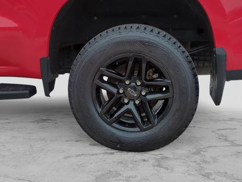 Used 2021 Chevrolet Silverado 1500 Custom Trail Boss AWD/4WD image 15
