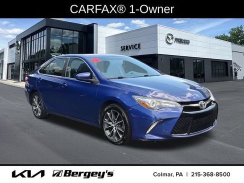 Used 2016 Toyota Camry XSE w/ Moonroof Package FWD image 3