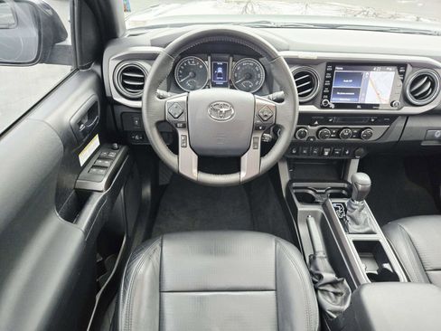 Used 2020 Toyota Tacoma TRD Off-Road w/ TRD Premium Off Road Package image 12