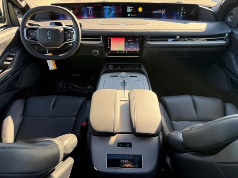 New 2025 Lincoln Navigator L Reserve w/ Jet Appearance Package AWD/4WD image 8