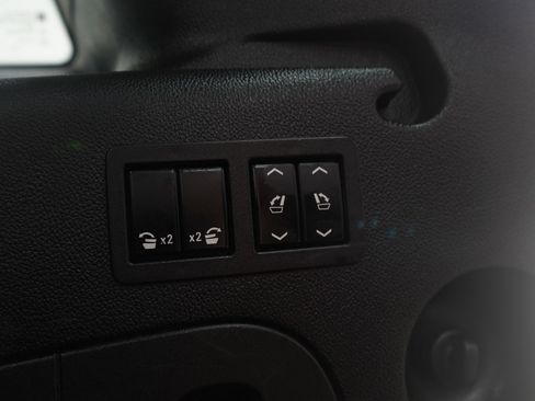 Used 2018 GMC Yukon XL Denali w/ Open Road Package image 11