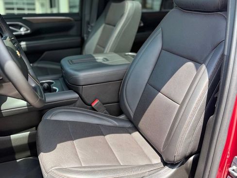 Used 2023 Chevrolet Tahoe High Country AWD/4WD image 11