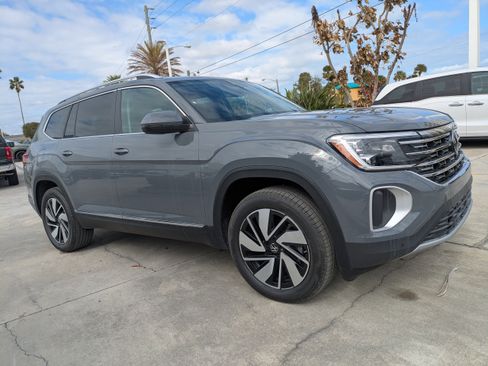 New 2026 Volkswagen Atlas SEL image 2