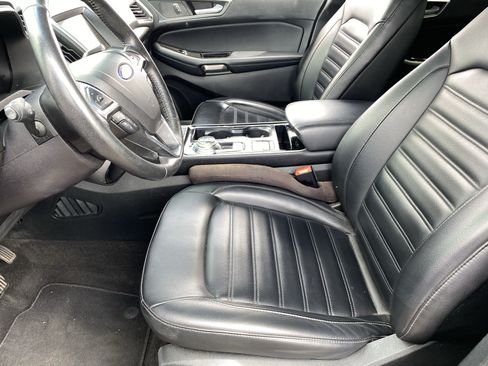 Used 2019 Ford Edge SEL w/ Equipment Group 201A FWD image 17