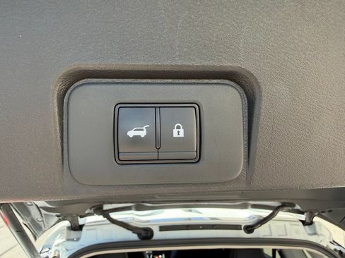 Used 2026 Nissan Rogue SV AWD/4WD image 27