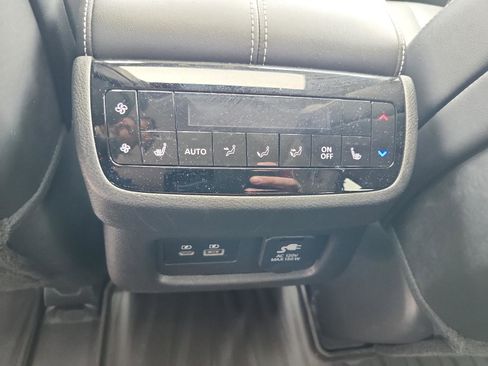 Used 2023 INFINITI QX60 Sensory w/ Vision Package FWD image 13