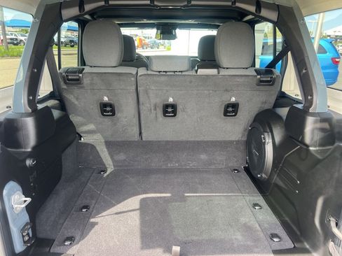 Used 2025 Jeep Wrangler Unlimited Sahara AWD/4WD image 46