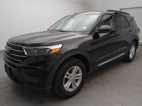 Used 2021 Ford Explorer XLT w/ Class III Trailer Tow Package AWD/4WD image 2
