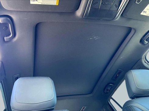 Used 2024 Cadillac XT6 Luxury FWD image 13