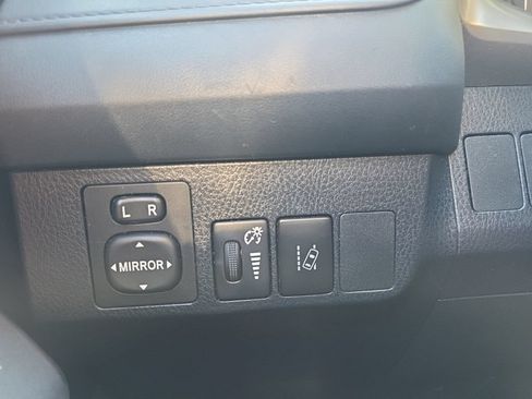 Used 2018 Toyota RAV4 LE w/ All Weather Liner Package FWD image 15
