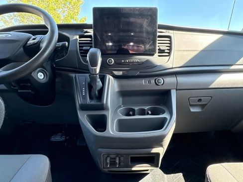 Used 2022 Ford Transit 250 Medium Roof AWD image 21