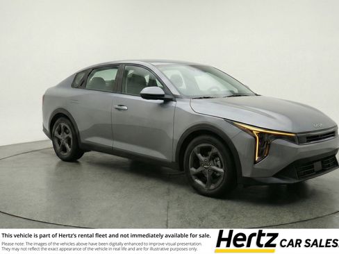 Used 2025 Kia K4 LXS image 1