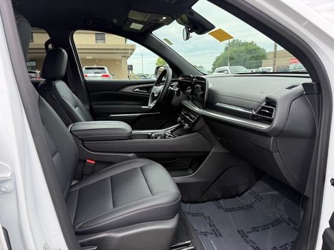 Used 2026 Chevrolet Traverse LT AWD/4WD image 24